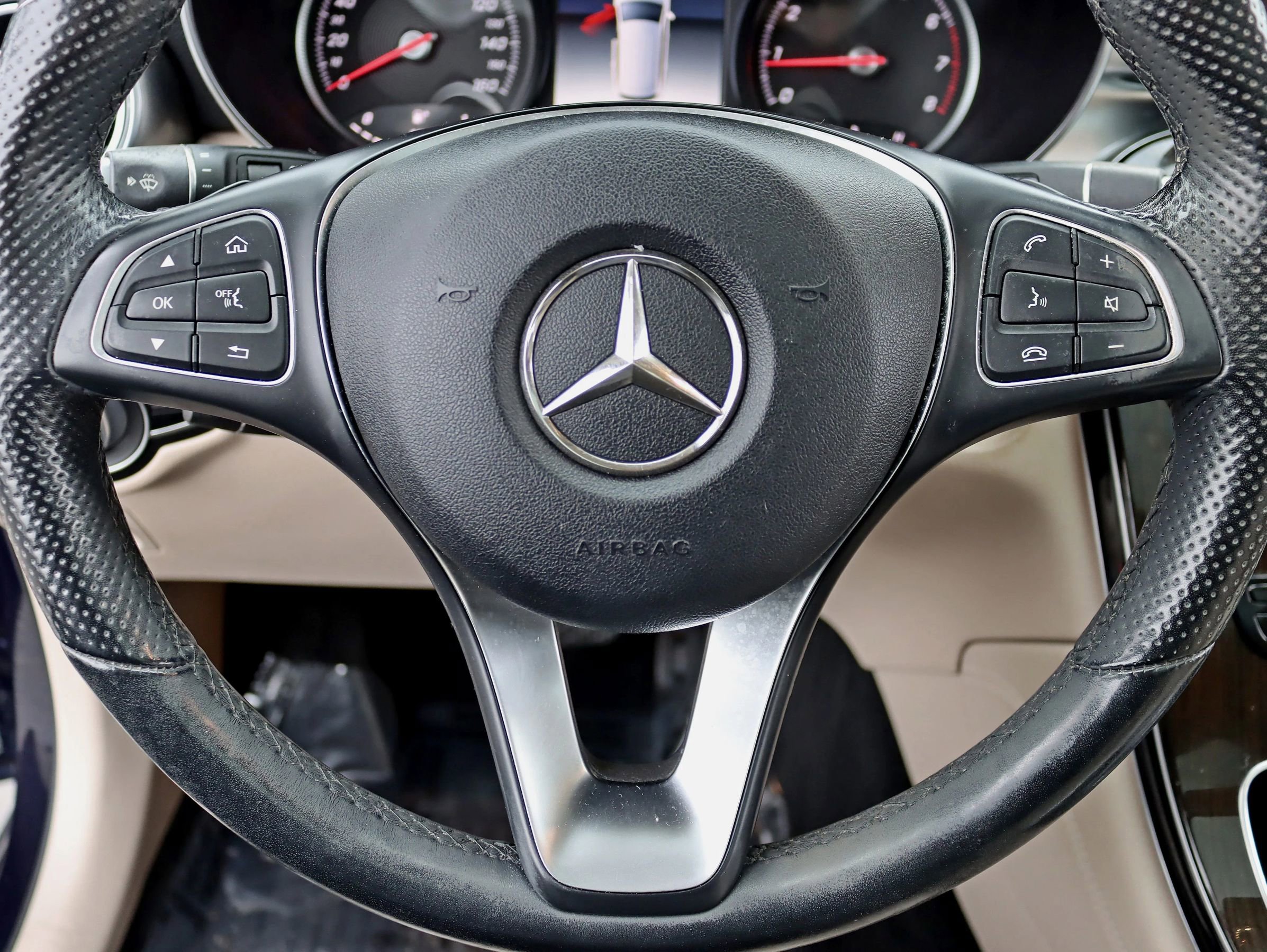 Used 2019 Mercedes-Benz GLC 300 GLC 300 4MATIC Sport Utility 4 image 18