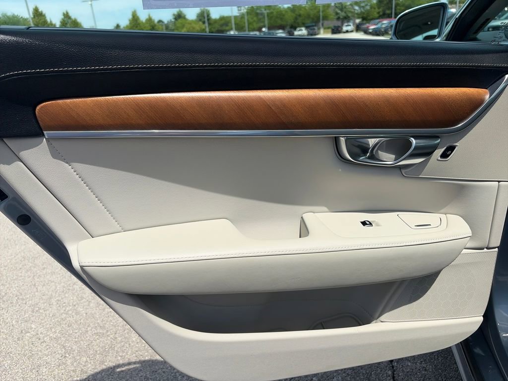 Used 2019 Volvo S90 T8 Inscription w/ Advanced Package AWD/4WD image 30