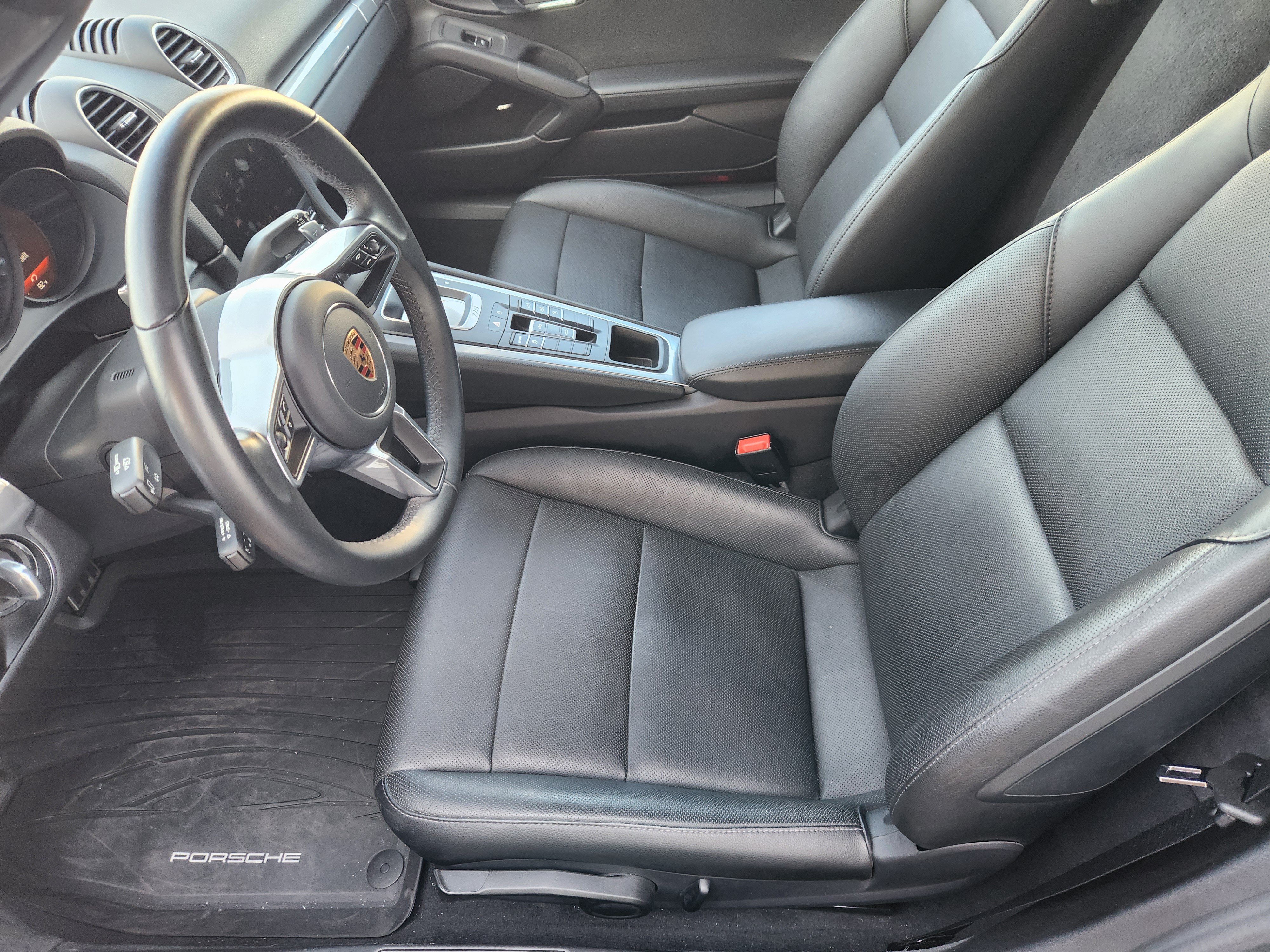 Certified 2025 Porsche 718 Boxster S RWD image 18