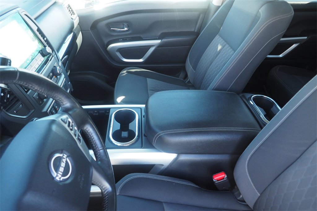 Used 2023 Nissan Titan SV w/ SV Convenience Package image 9