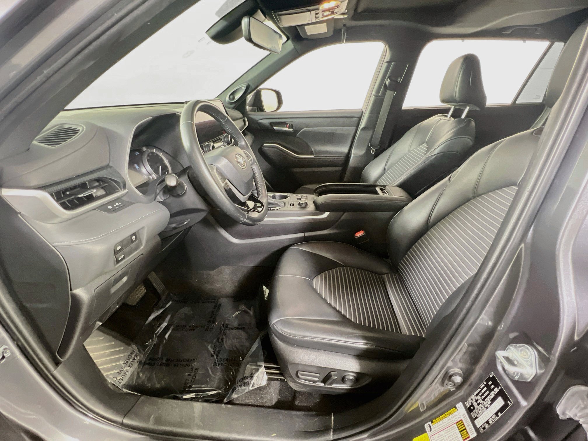 Used 2023 Toyota Highlander XSE AWD/4WD image 20