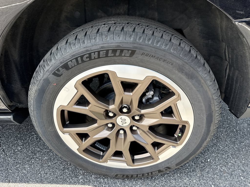 Used 2025 Ford Expedition King Ranch AWD/4WD image 19
