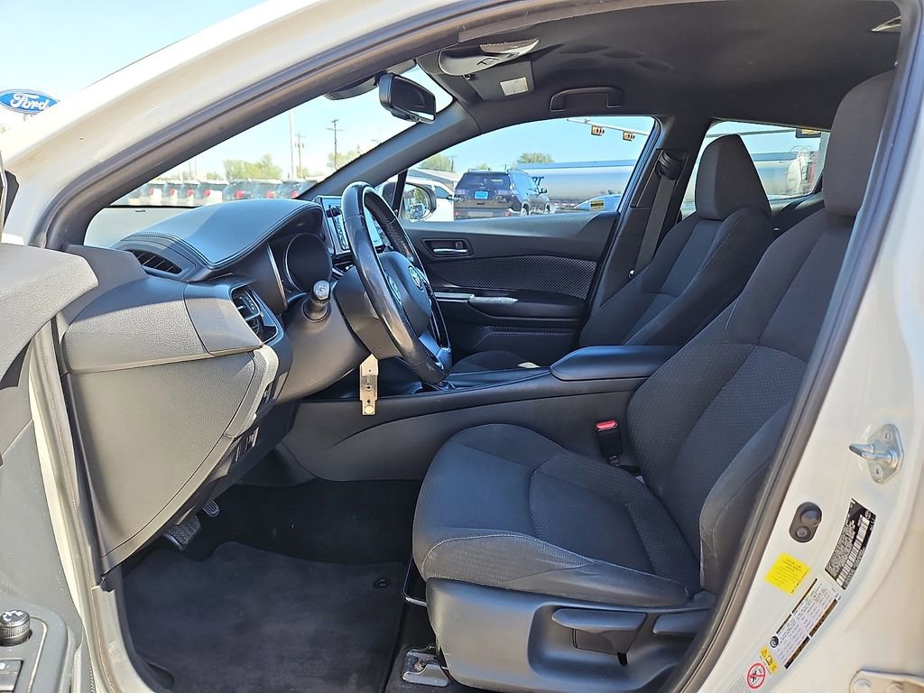 Used 2018 Toyota C-HR XLE FWD image 11