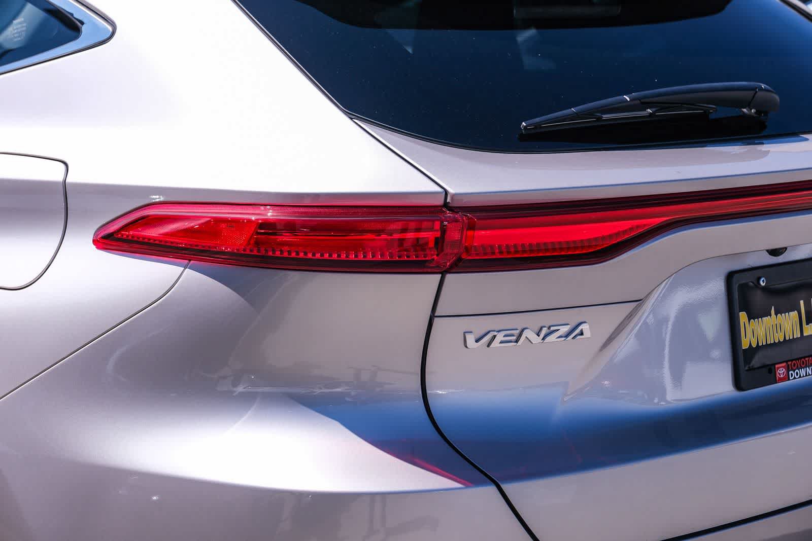 Certified 2024 Toyota Venza LE AWD/4WD image 7