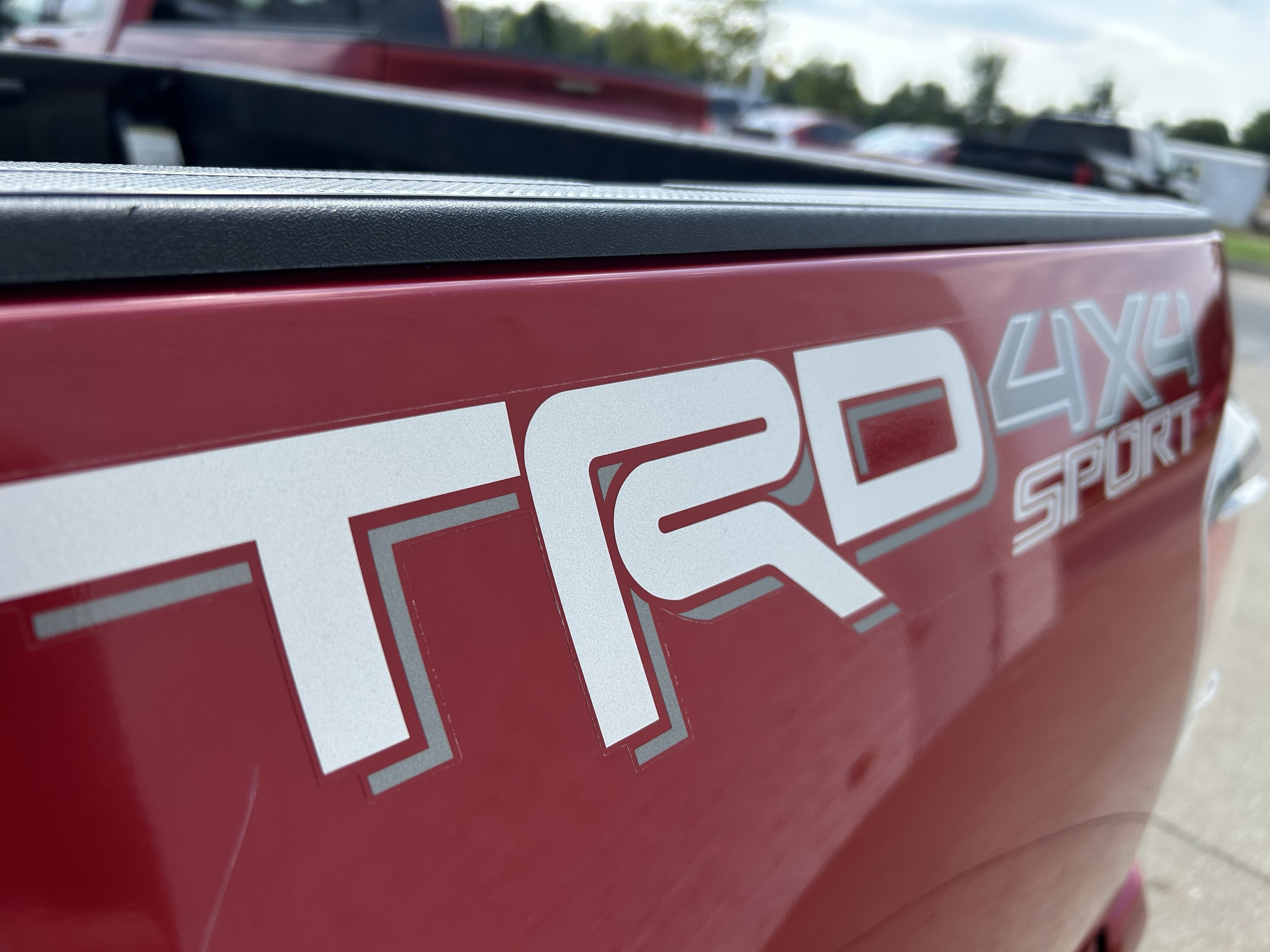 Used 2020 Toyota Tacoma TRD Sport w/ Technology Package AWD/4WD image 10