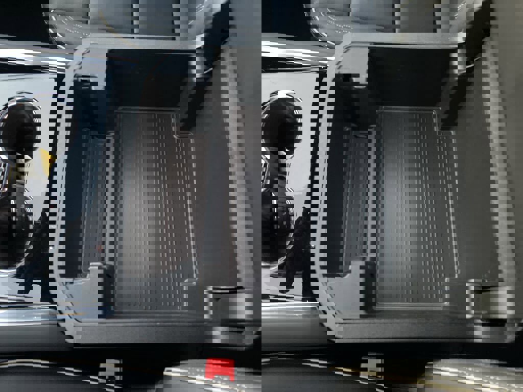 Used 2025 Chevrolet Suburban Premier image 36