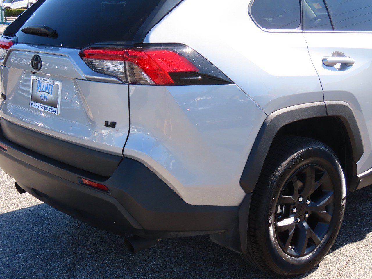 Used 2024 Toyota RAV4 LE image 12