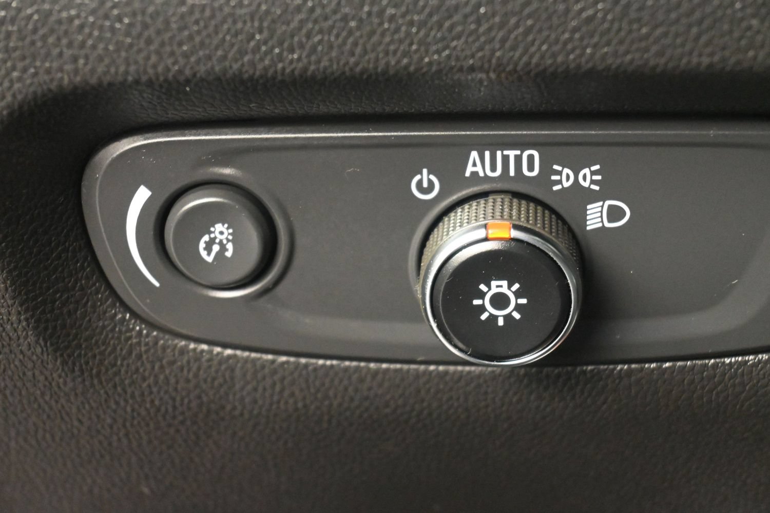 Used 2023 Chevrolet Traverse LT w/ LPO, Floor Liner Package AWD/4WD image 23