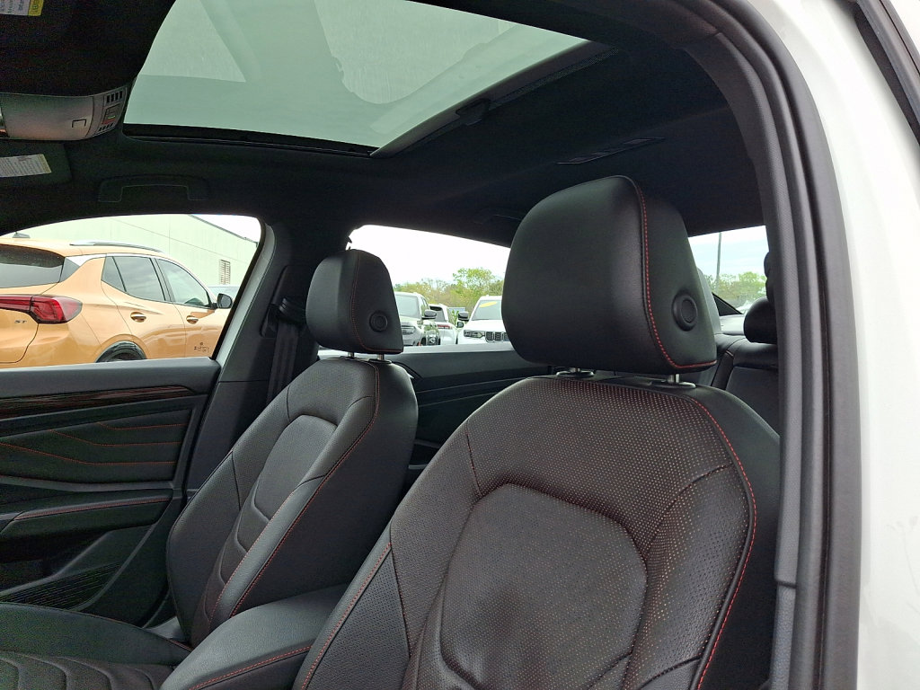 Used 2023 Volkswagen Jetta GLI Autobahn w/ GLI Black Package FWD image 25