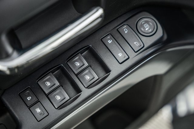 Used 2018 Chevrolet Silverado 1500 LT w/ LT Eassist Package image 36