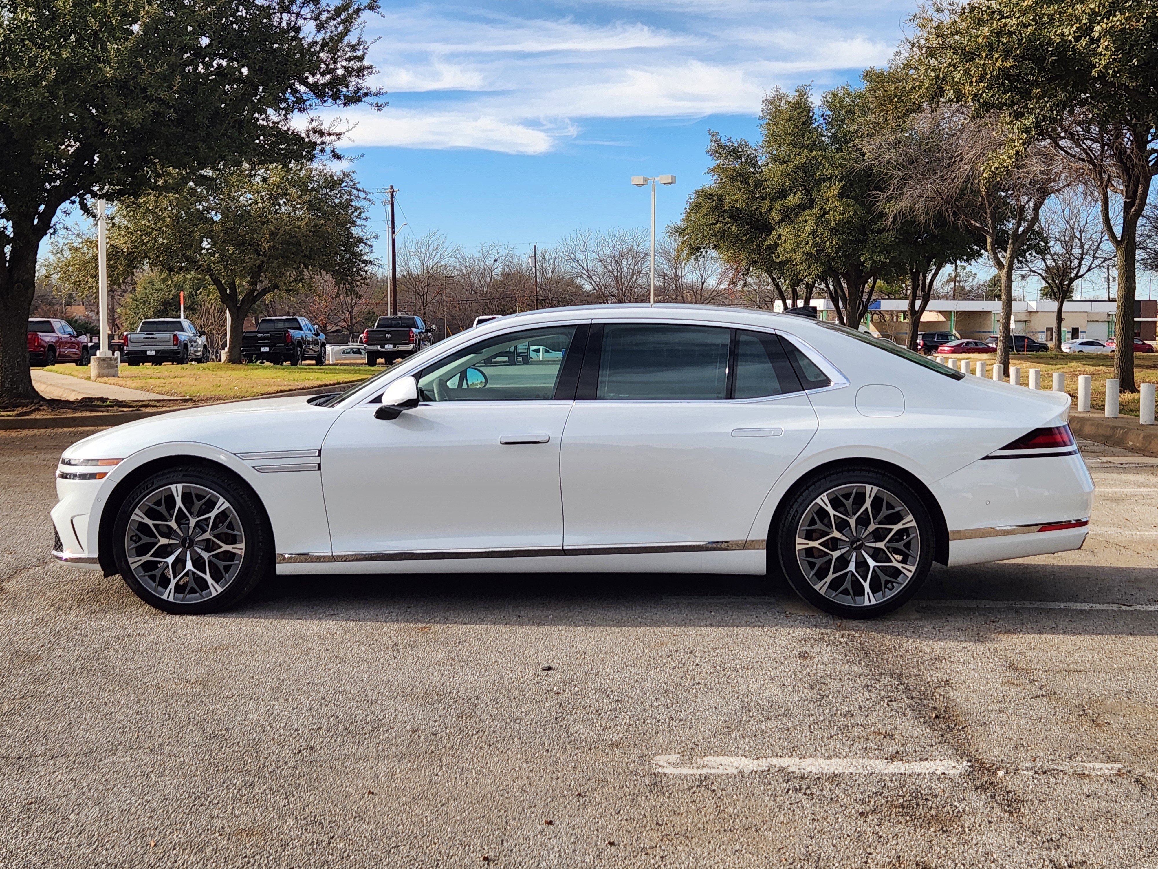 Used 2025 Genesis G90 3.5T image 4