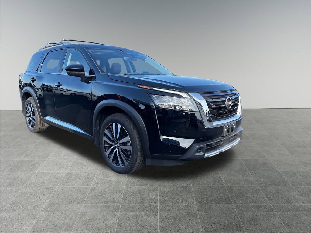 Used 2025 Nissan Pathfinder Platinum image 8