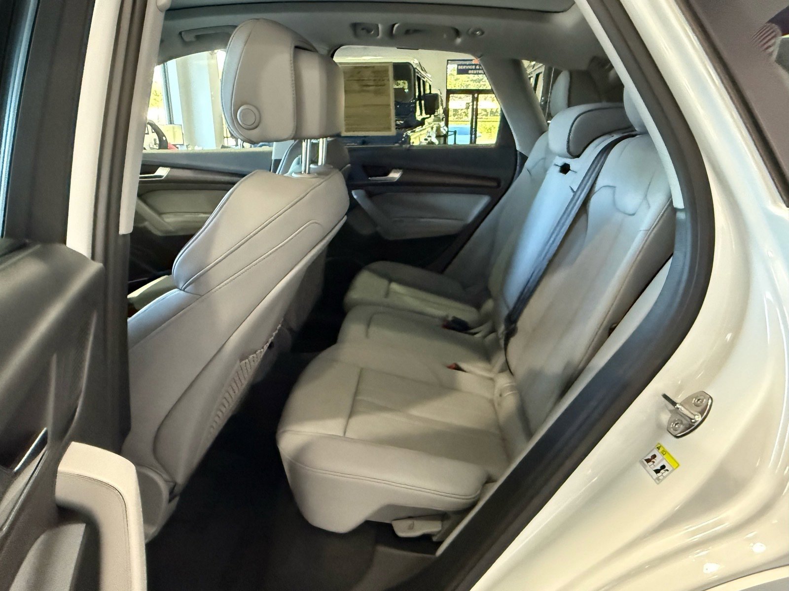 Used 2024 Audi Q5 e Premium Plus w/ Premium Plus Package image 48