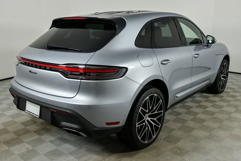 Certified 2025 Porsche Macan image 29