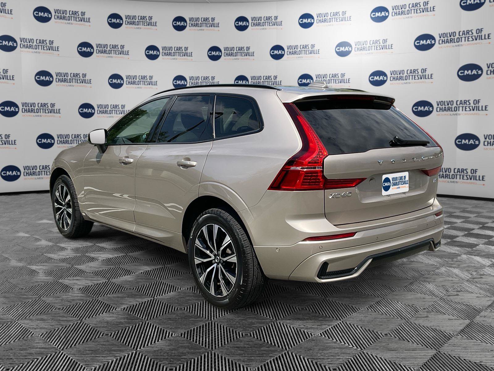 Certified 2024 Volvo XC60 B5 Plus w/ Climate Package AWD/4WD image 3