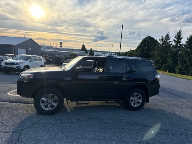 Used 2024 Toyota 4Runner SR5 Premium w/ Moonroof Package AWD/4WD image 2