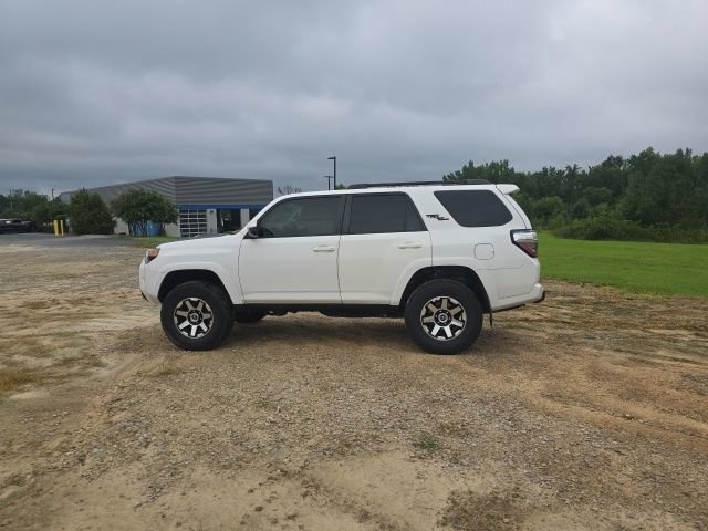 Used 2019 Toyota 4Runner TRD Off-Road AWD/4WD image 4