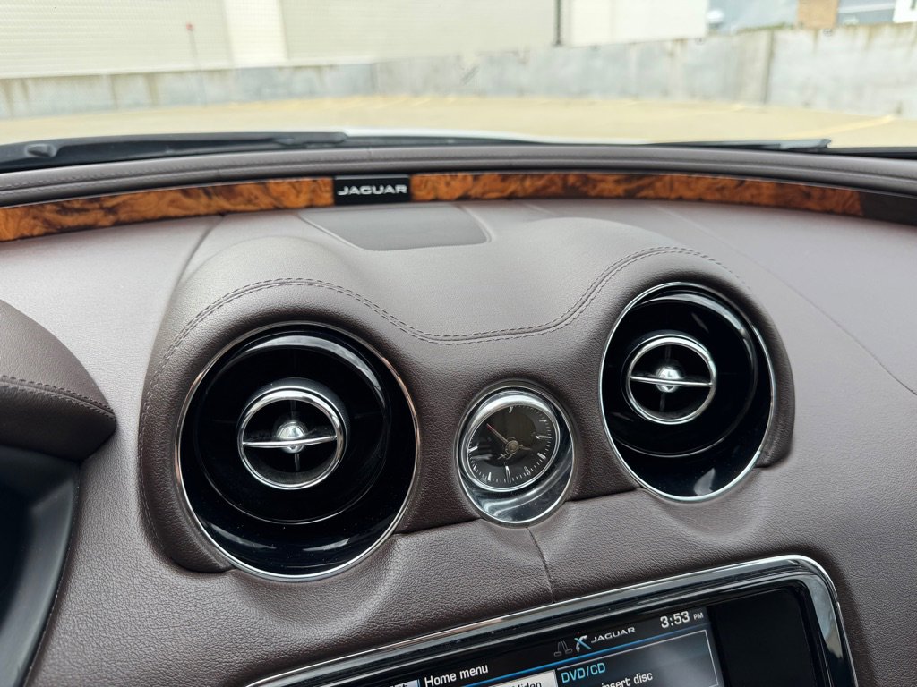 Used 2015 Jaguar XJ AWD image 17