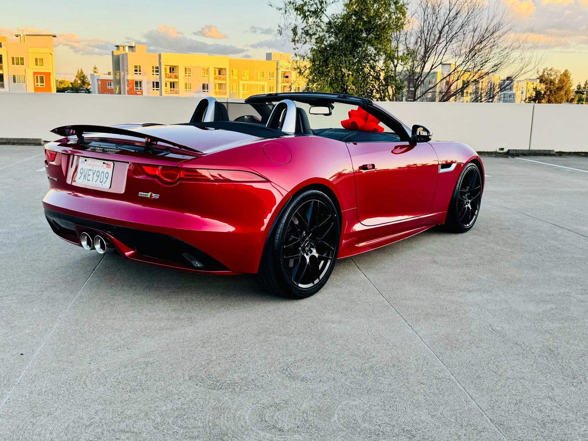 Used 2017 Jaguar F-TYPE S image 9