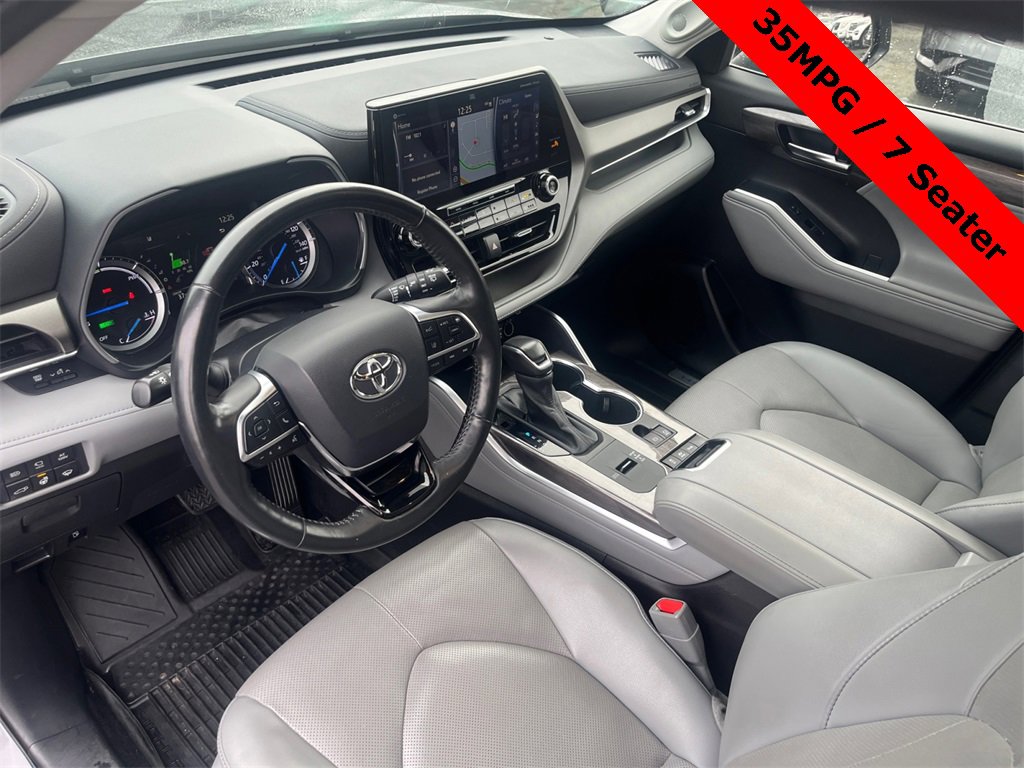 Used 2021 Toyota Highlander Limited image 16