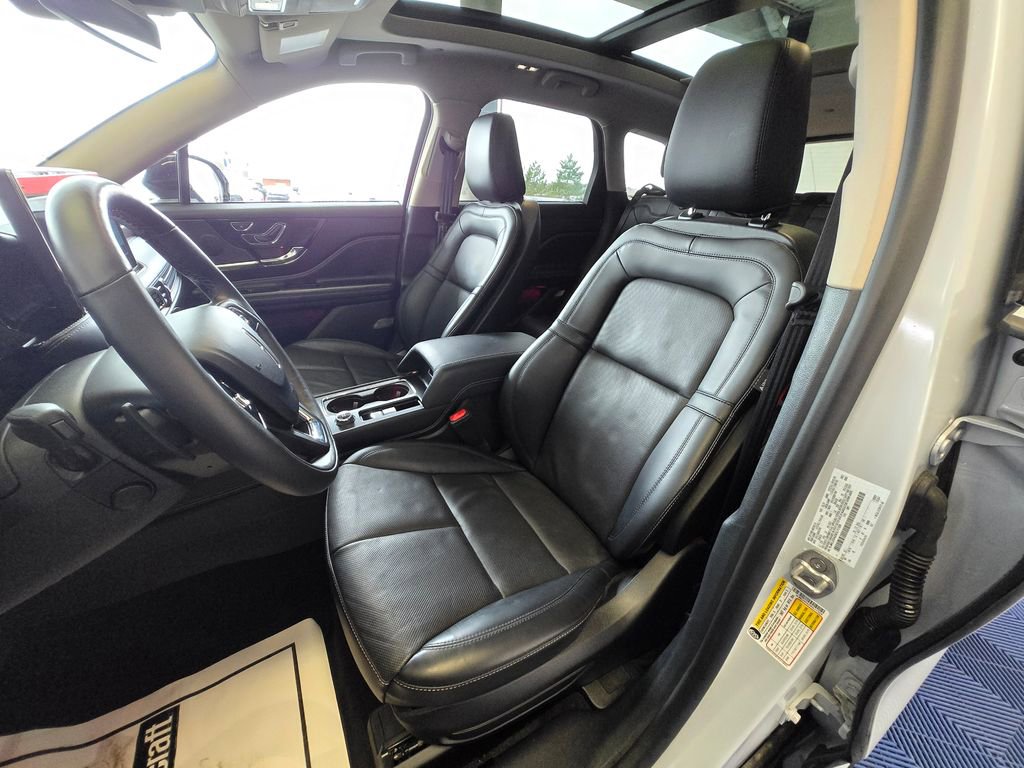 Used 2025 Lincoln Corsair Reserve w/ Jet Appearance Package image 10