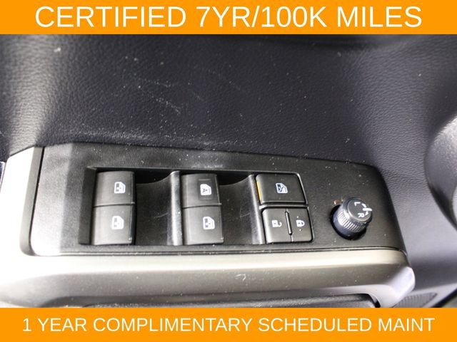 Used 2020 Toyota Tacoma SR5 AWD/4WD image 16