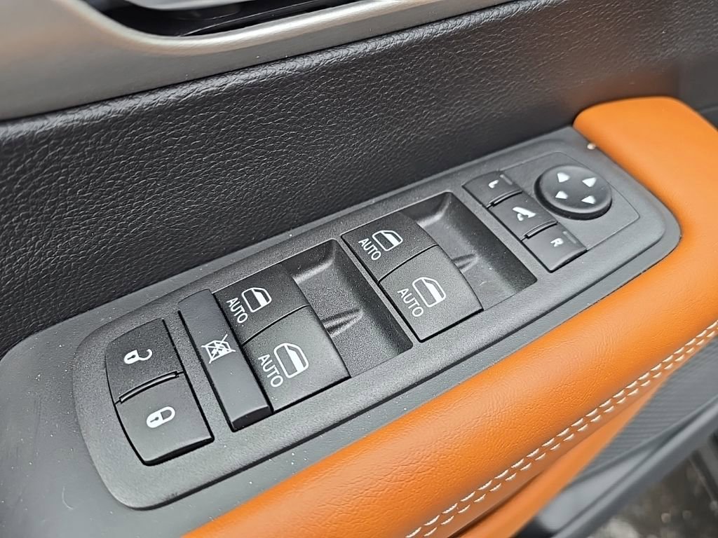 New 2026 Chrysler Pacifica Pinnacle FWD image 9