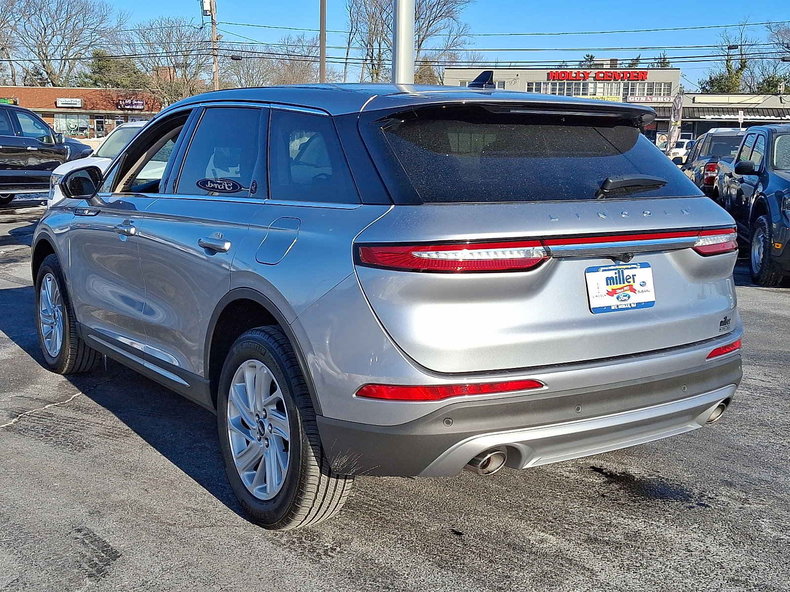 Certified 2023 Lincoln Corsair AWD image 4