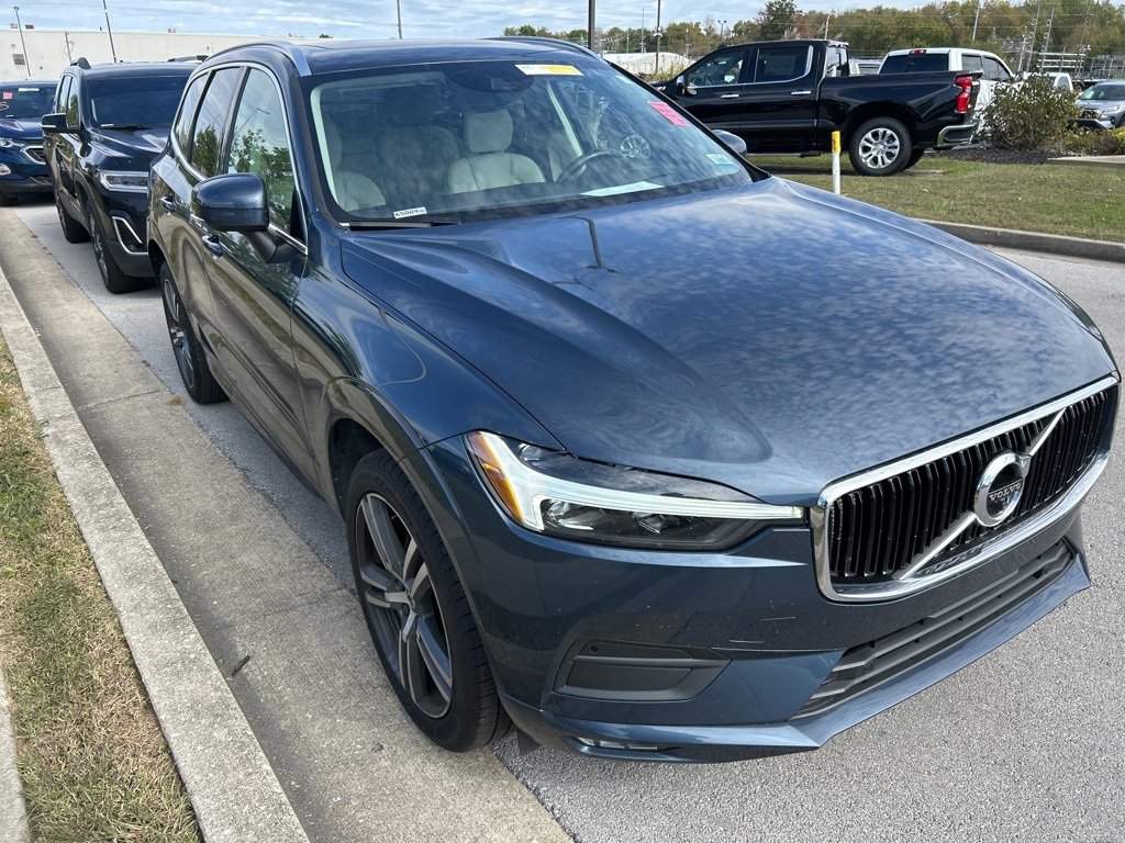 Used 2021 Volvo XC60 T5 Momentum w/ Advanced Package image 3