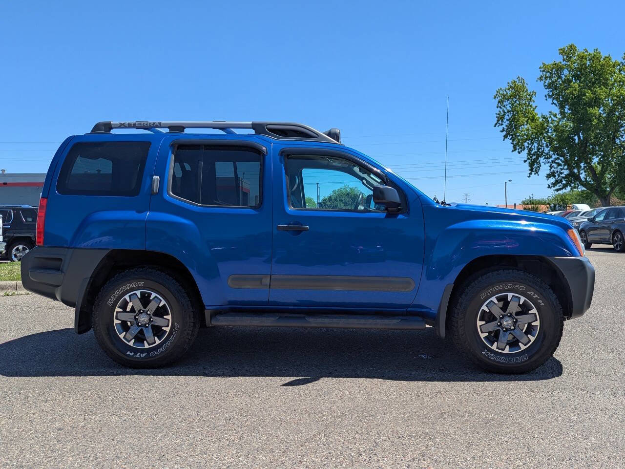 Used 2015 Nissan Xterra PRO-4X AWD/4WD image 4