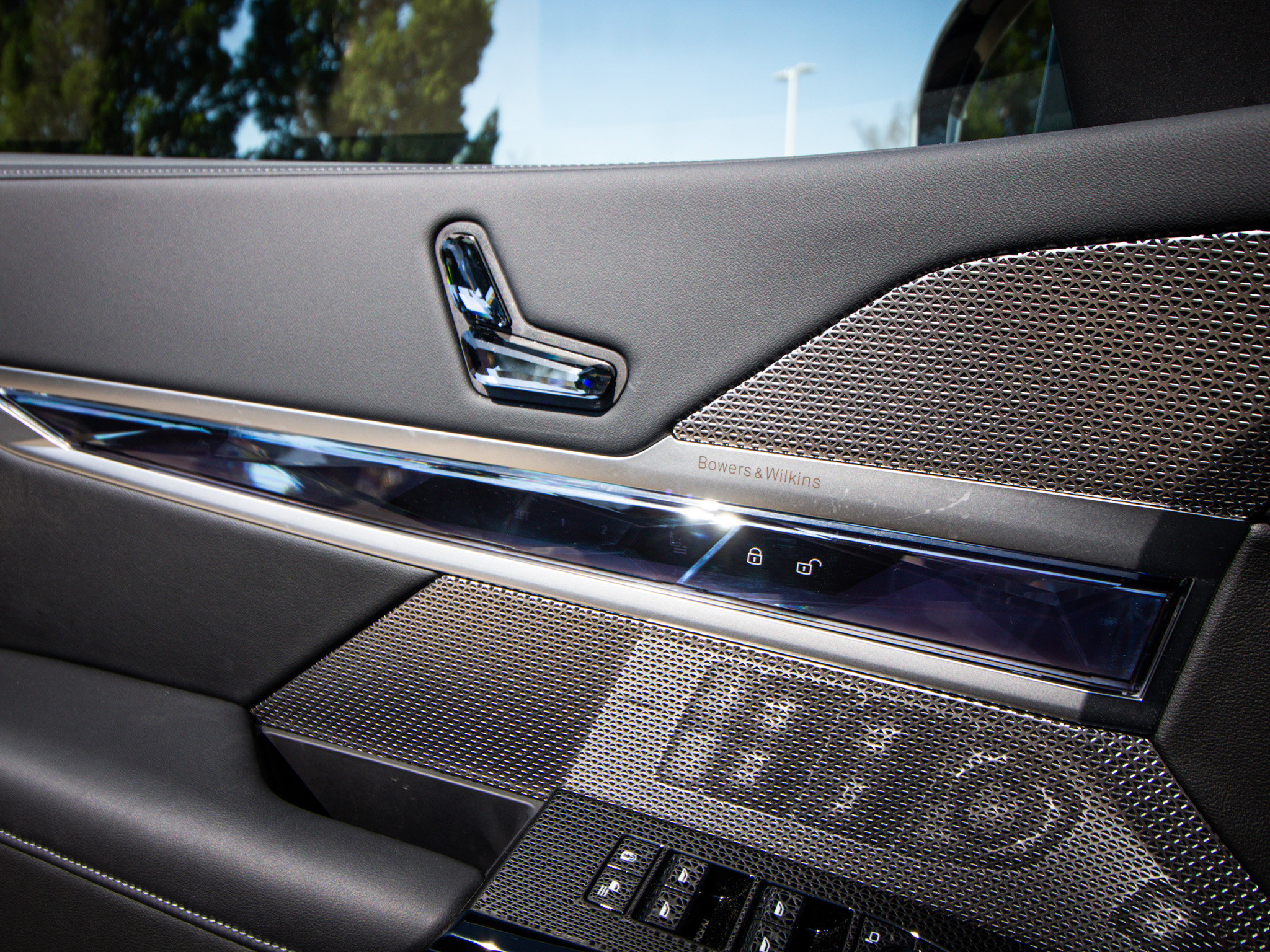 Used 2026 BMW 760i xDrive w/ Executive Package image 15