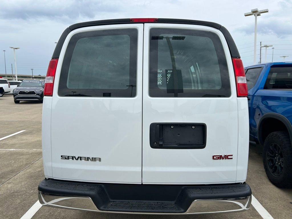 Used 2024 GMC Savana 2500 w/ Driver Convenience Package RWD image 9