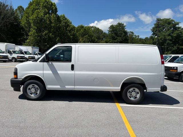 New 2026 Chevrolet Express 3500 w/ Driver Convenience Package RWD image 4