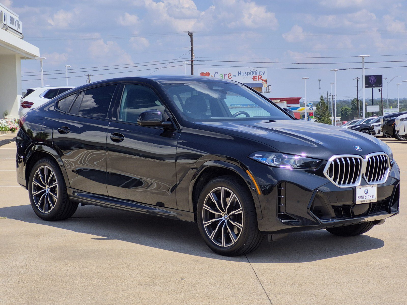 Certified 2026 BMW X6 xDrive40i AWD/4WD image 3