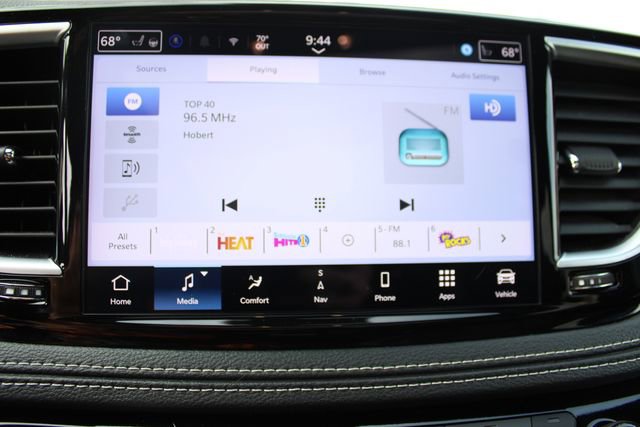 Used 2025 Chrysler Pacifica Limited FWD image 20