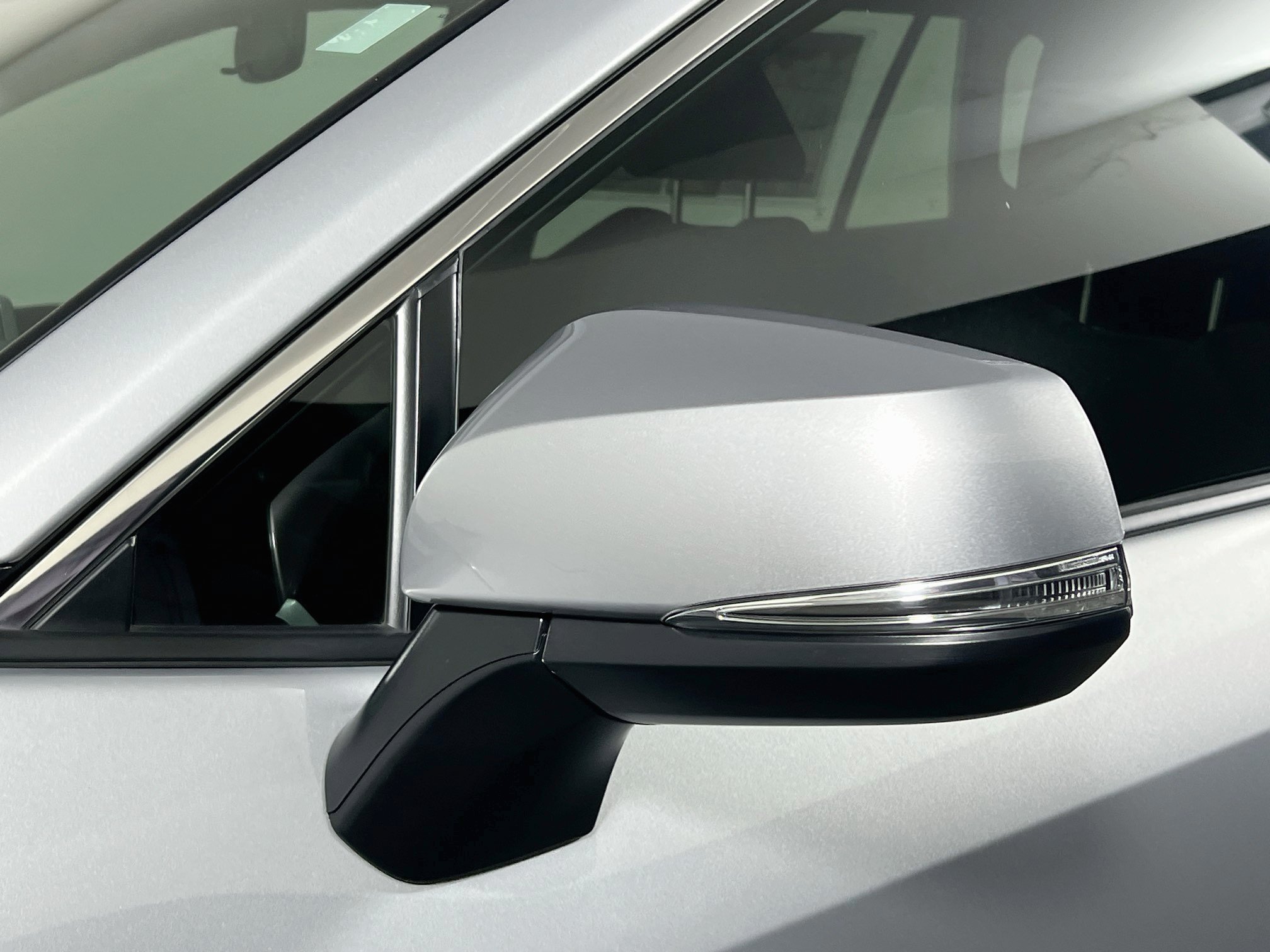 Used 2024 Toyota RAV4 XLE FWD image 12