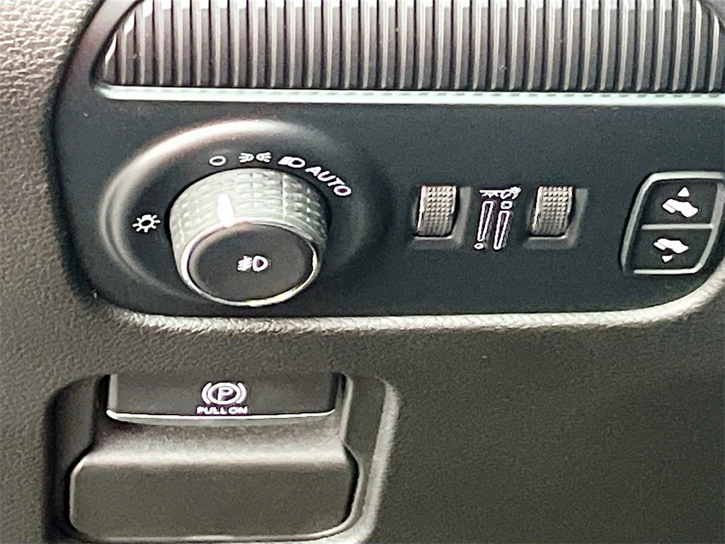 Used 2024 Jeep Wagoneer 4WD image 10