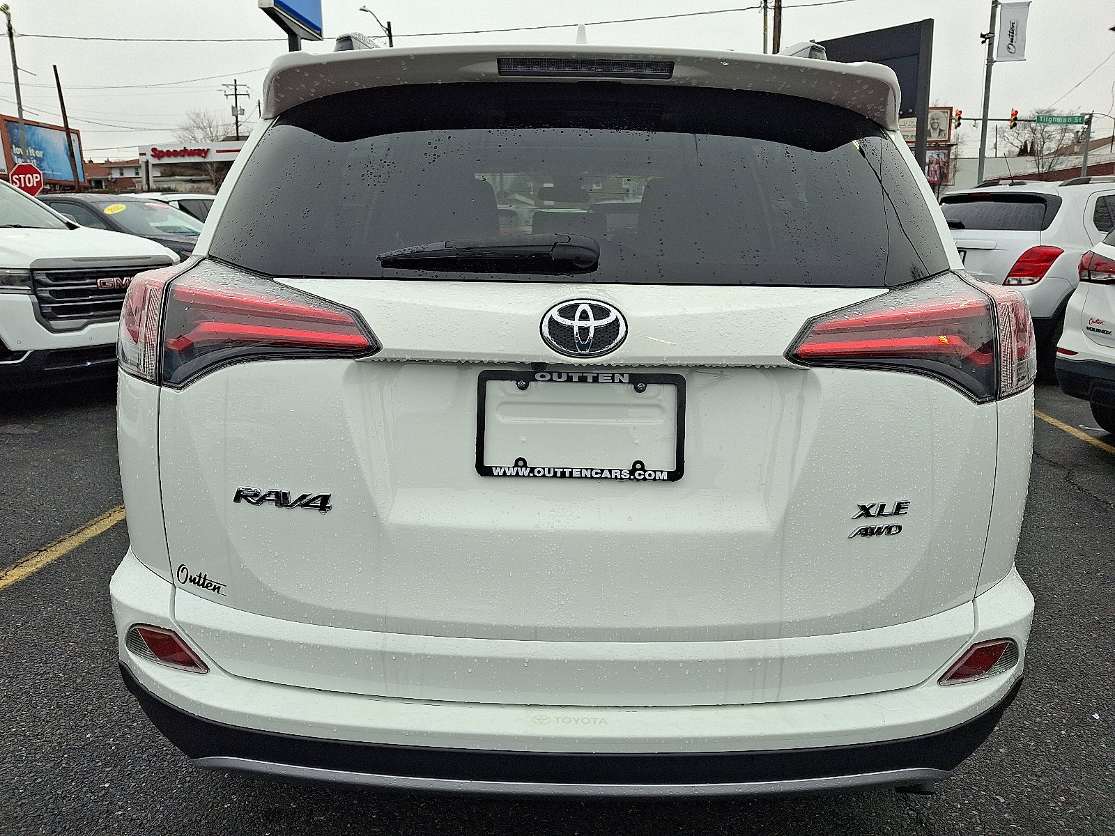 Used 2018 Toyota RAV4 XLE w/ Plus Extra Value Package image 4