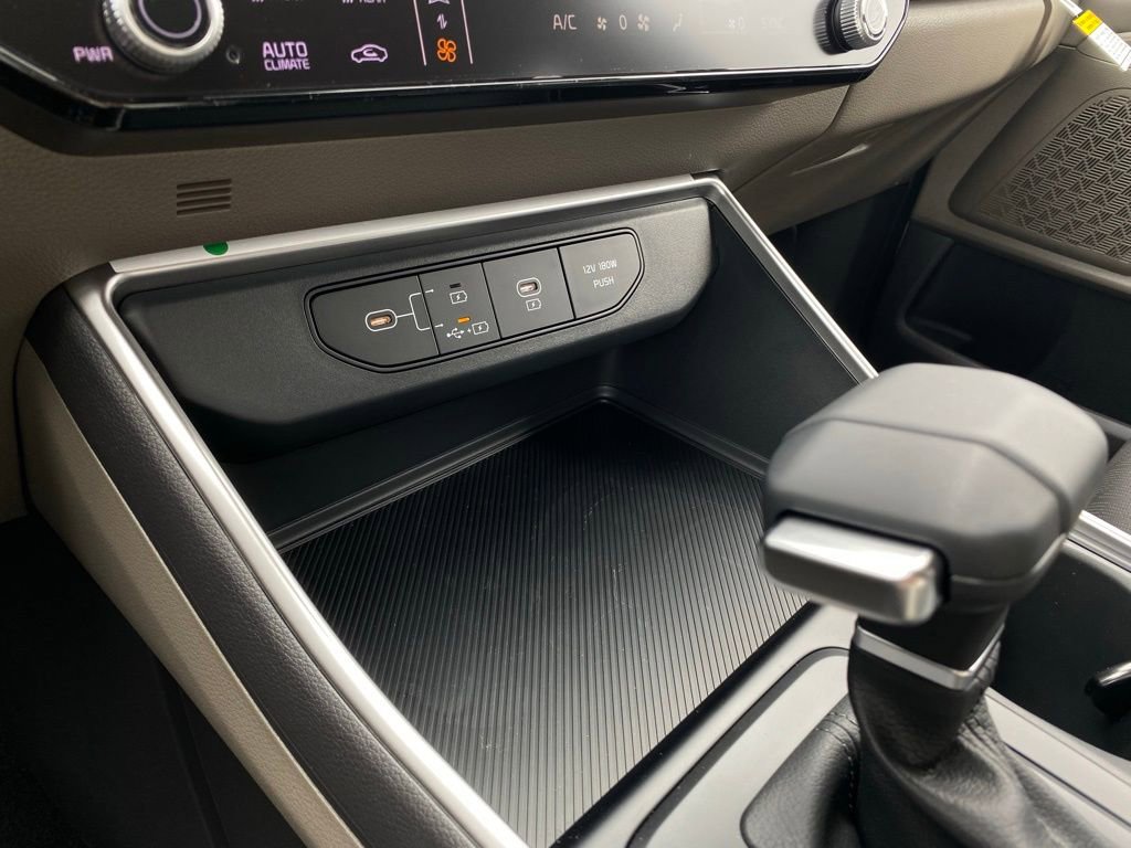 New 2026 Kia Carnival FWD image 20