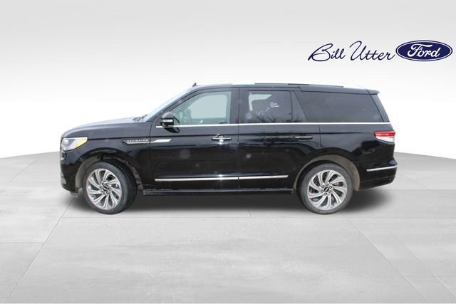 Used 2024 Lincoln Navigator Premiere image 8