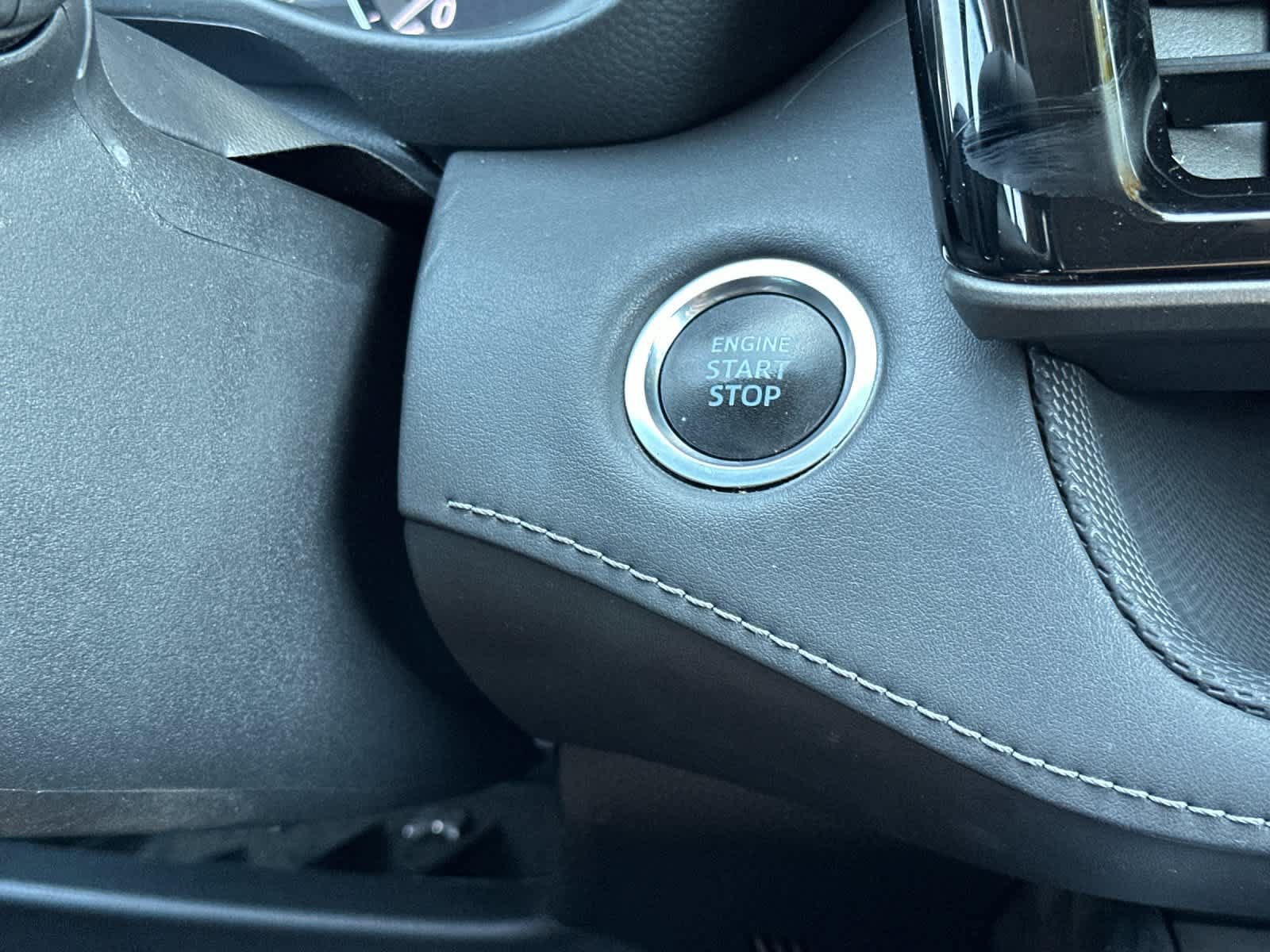 Used 2020 Toyota Highlander Limited AWD/4WD image 25