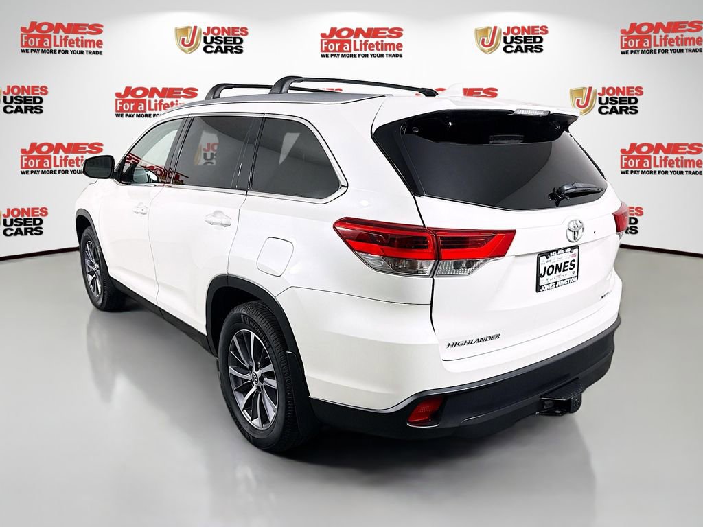 Certified 2019 Toyota Highlander XLE image 2