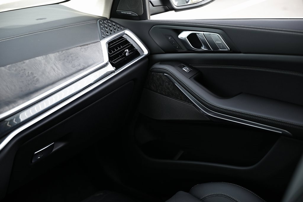 New 2026 BMW X7 xDrive40i w/ Premium Package image 25