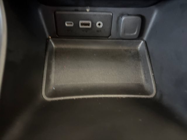 Used 2024 GMC Terrain SLE FWD image 35