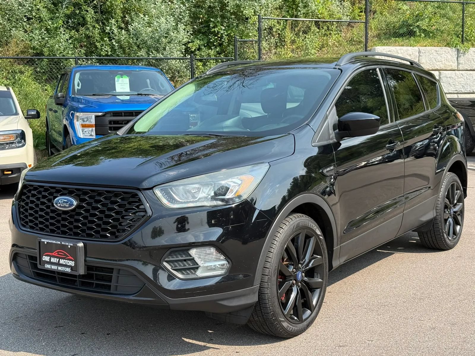 Used 2018 Ford Escape SE w/ SE Sport Appearance Package AWD/4WD image 1