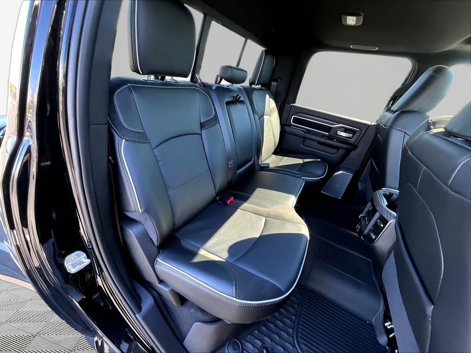 New 2027 RAM 3500 Laramie AWD/4WD image 11