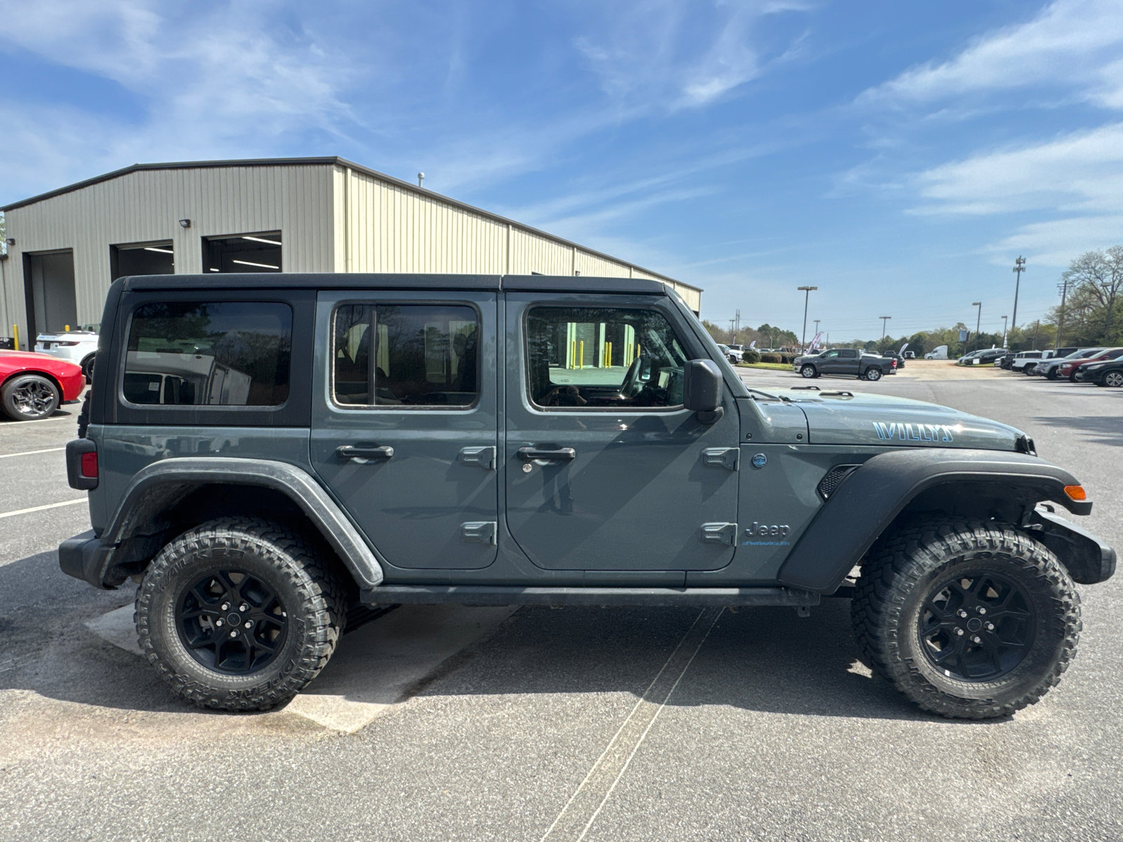 Used 2025 Jeep Wrangler Willys image 4