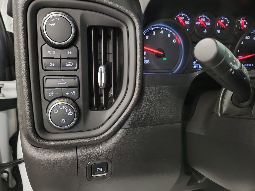 Used 2021 Chevrolet Silverado 1500 Custom image 19