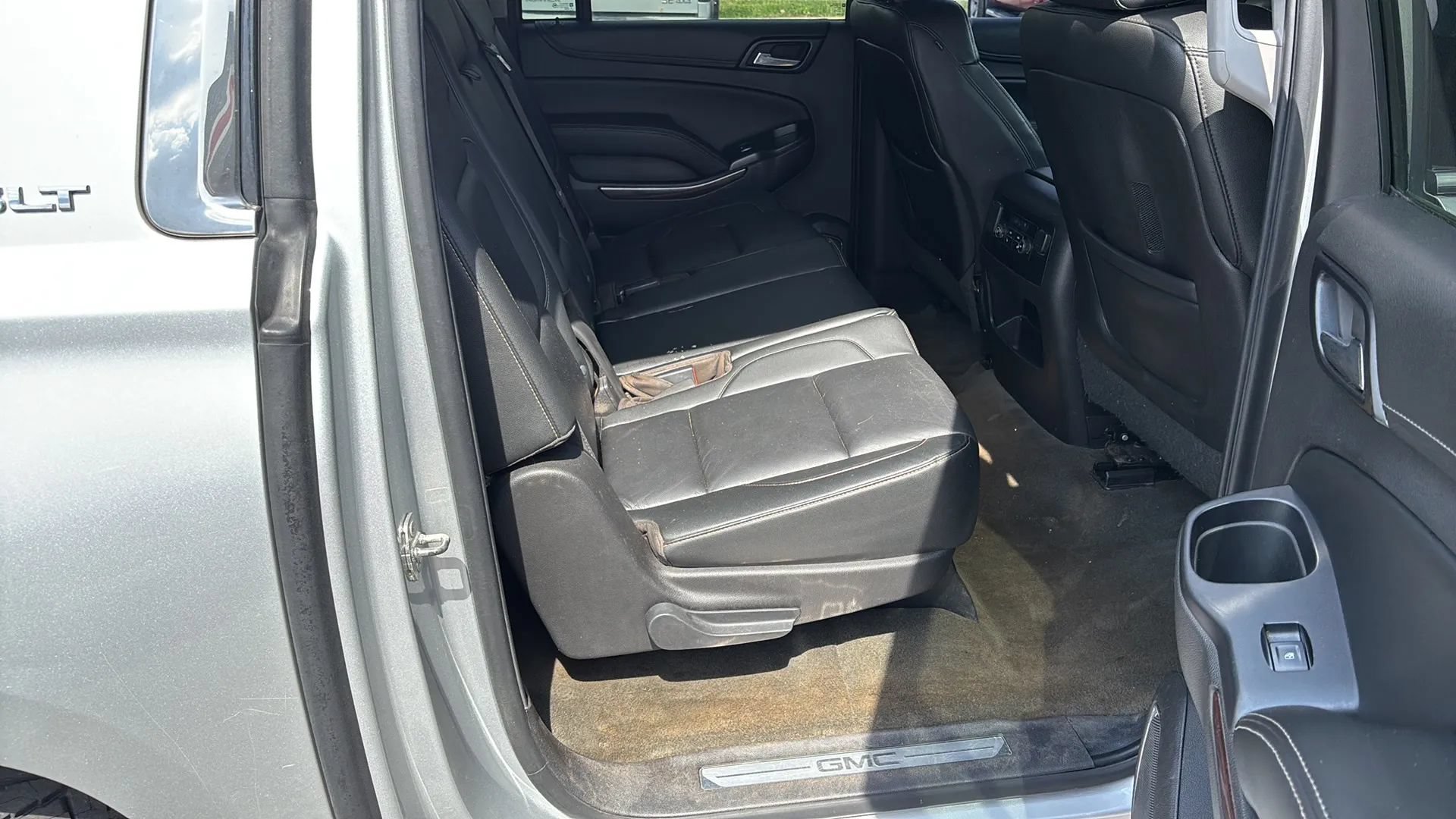 Used 2015 GMC Yukon XL SLT AWD/4WD image 14