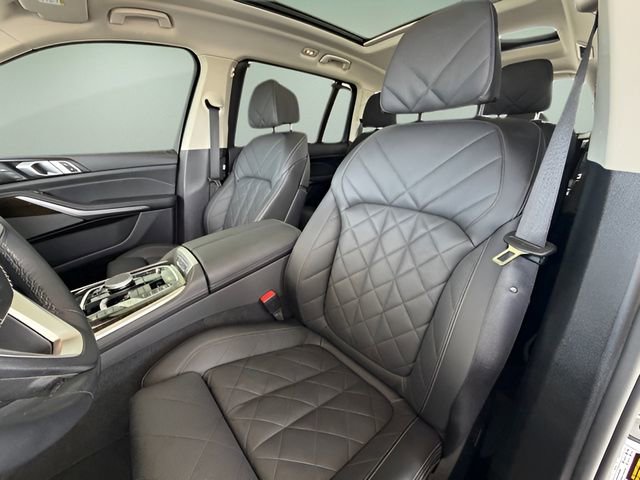 Used 2024 BMW X7 xDrive40i w/ Premium Package image 28